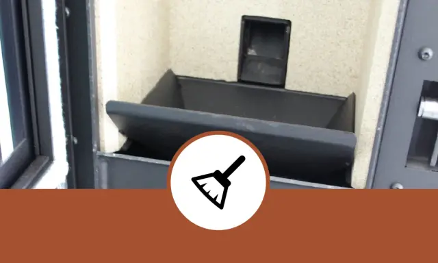 Interior de una estufa de pellets, listo para la limpieza. Aprende como se enciende una estufa de pellets tras su mantenimiento.