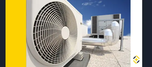 Unidades de aire acondicionado en una azotea. Descubre qué es inverter en aire acondicionado para un ahorro energético.